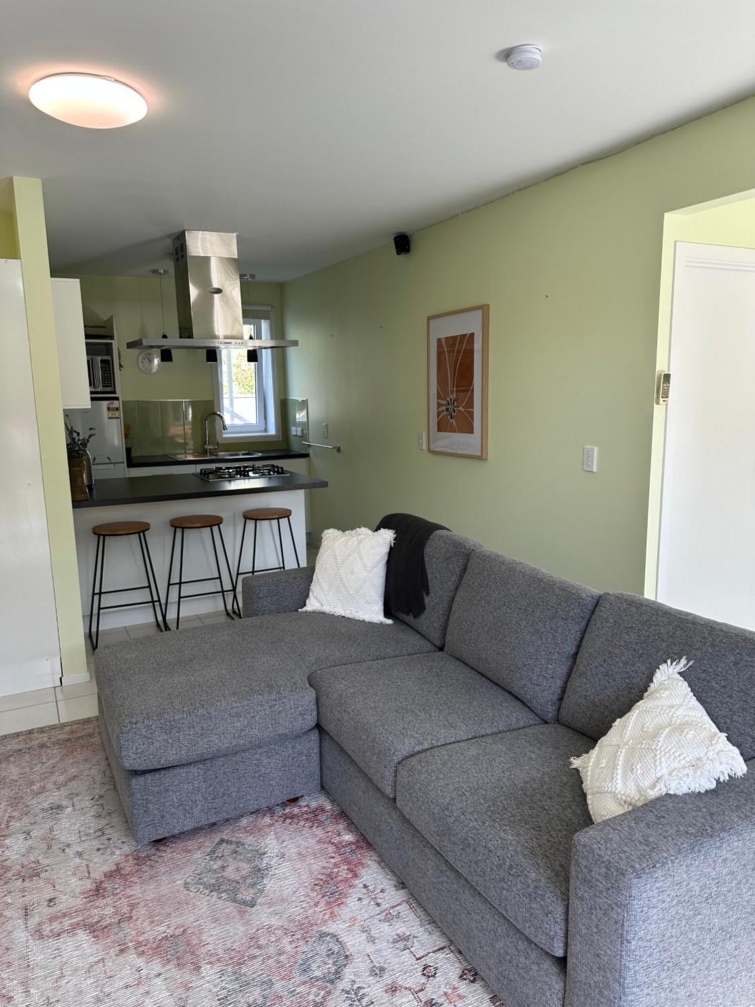 Kent Apartment *